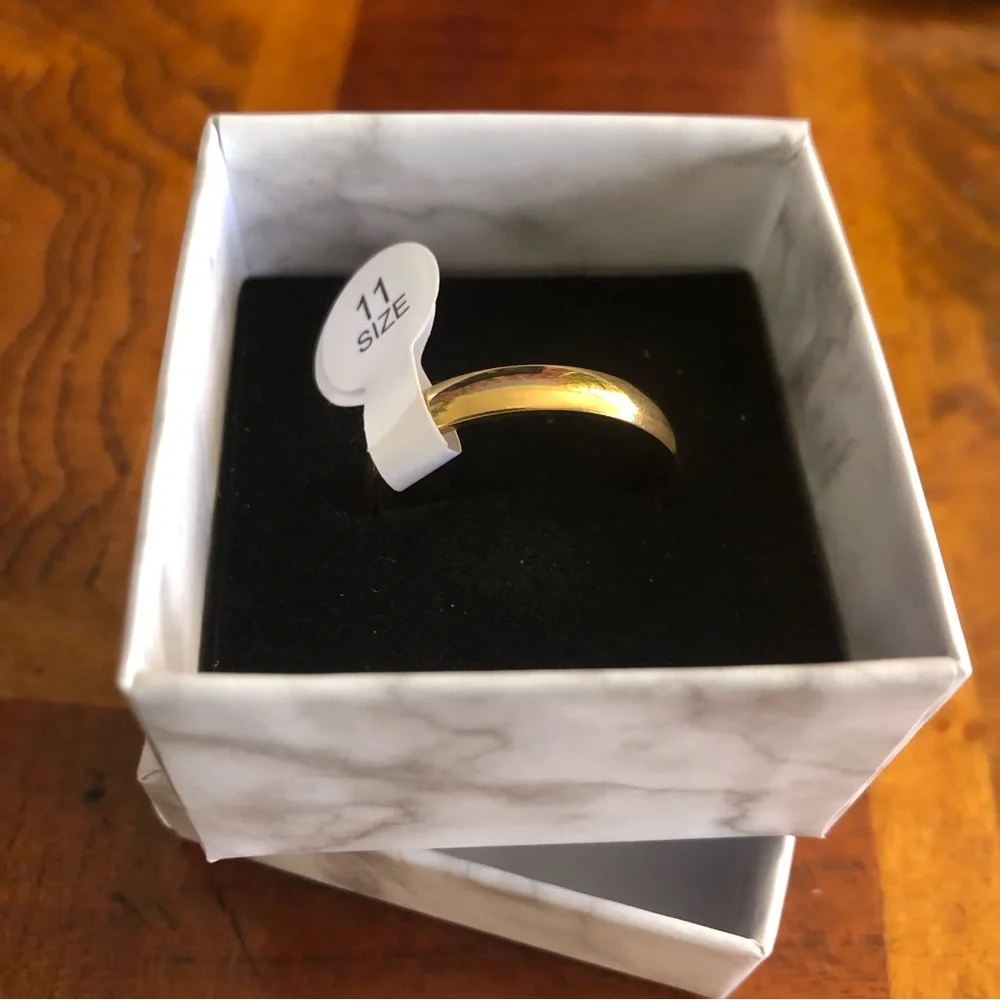 Men’s 18kt solid yellow gold 4mm classic dome wedding band NWT 11